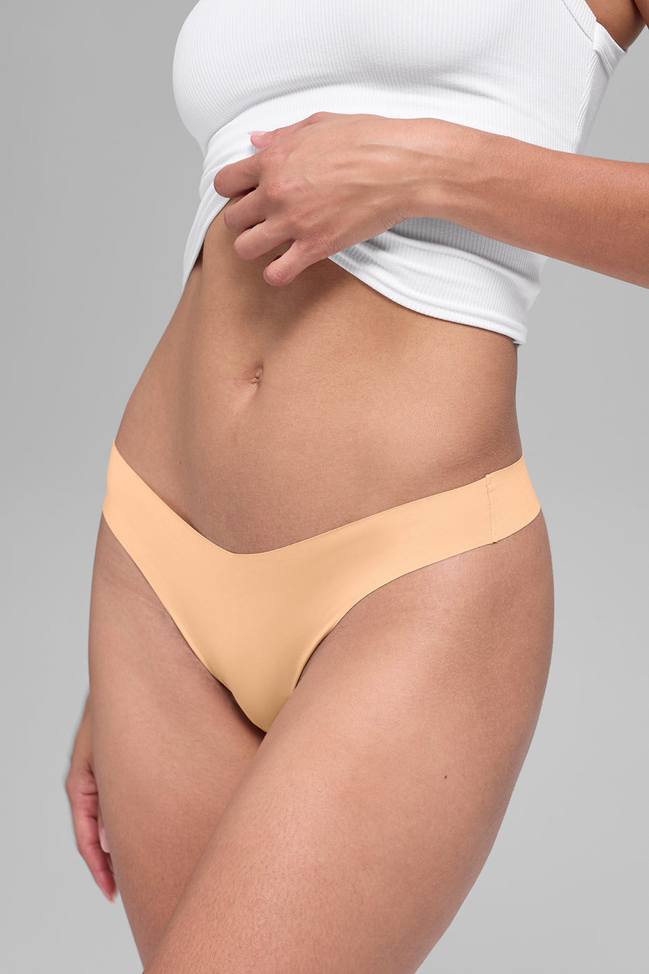 Airbrush Invisible Thong - Champagne — photo 3