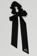 Love Knots Tie Scrunchie - Black — photo 1