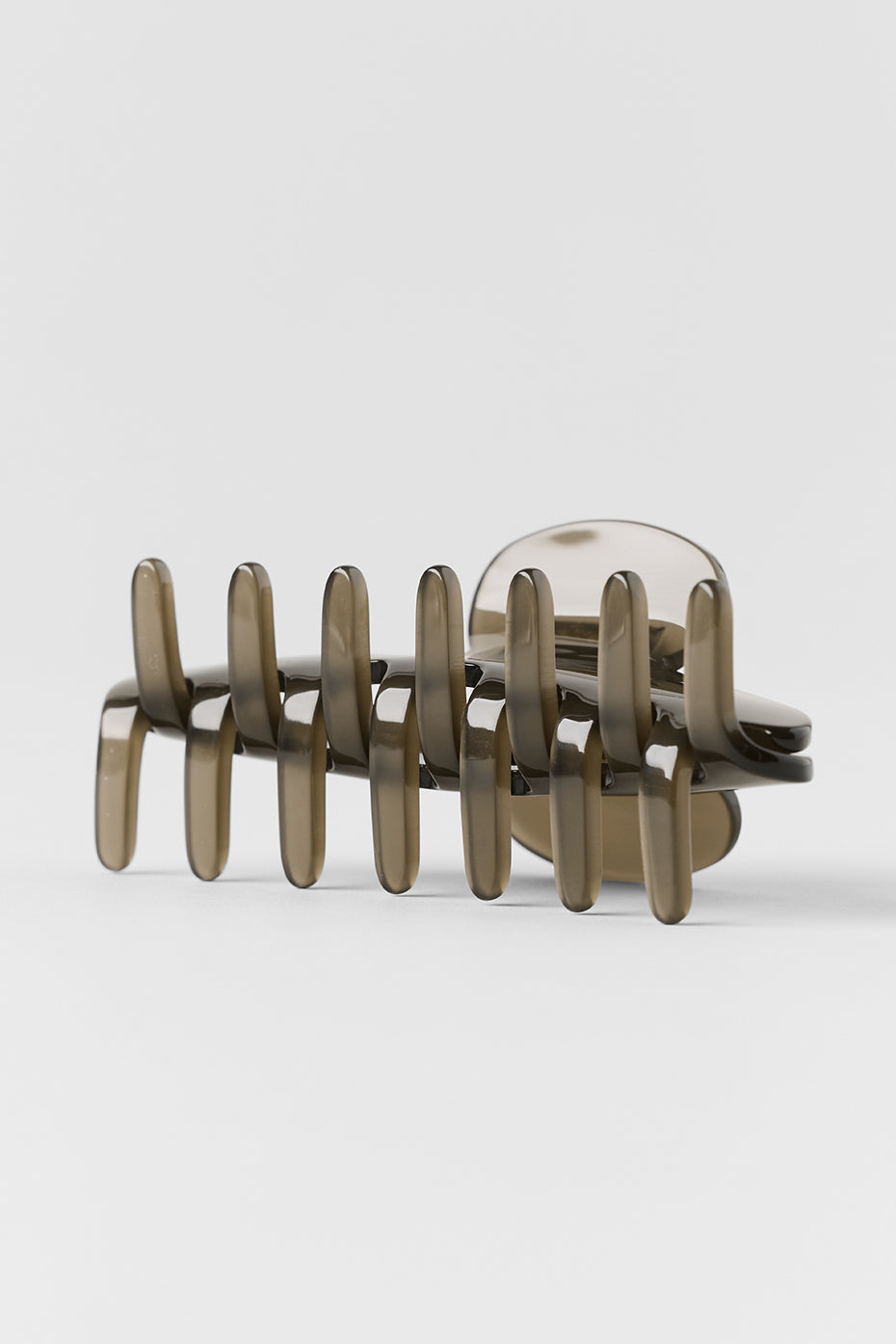90's Claw Clip - Olive Tree Clear — photo 3