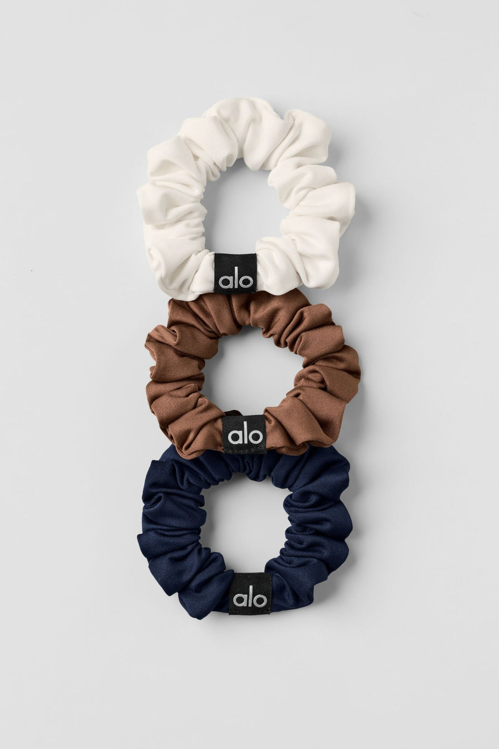Fresh Mini Scrunchie 3-Pack - Sun Kissed Brown/Ivory/Navy — photo 1