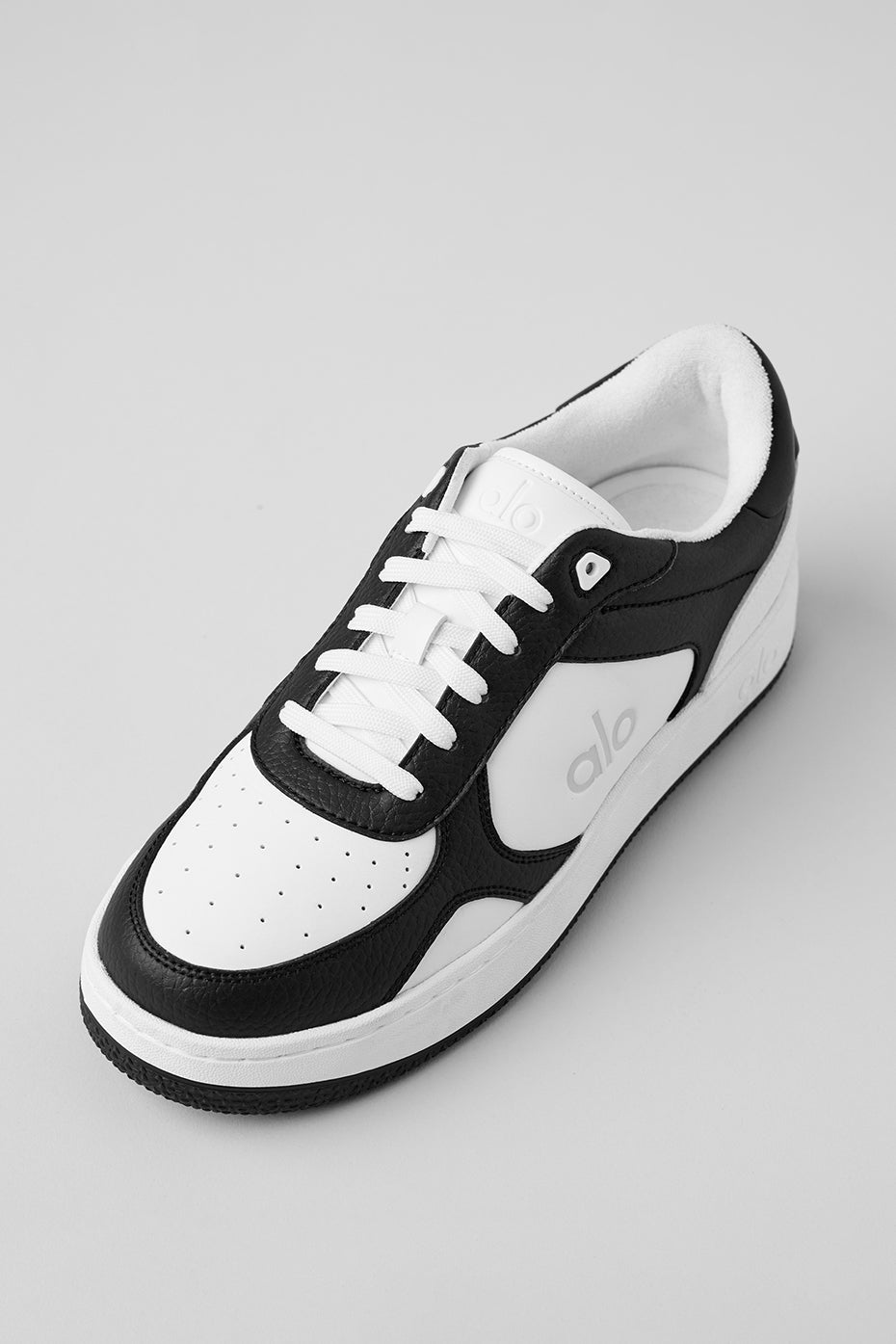 ALO Recovery Mode Sneaker - Black/White — photo 5