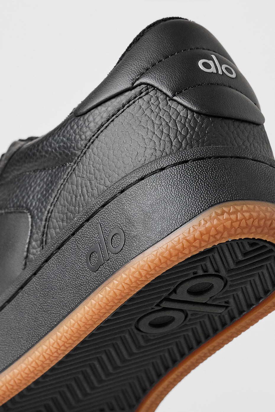 ALO Recovery Mode Sneaker - Black/Gum — photo 6