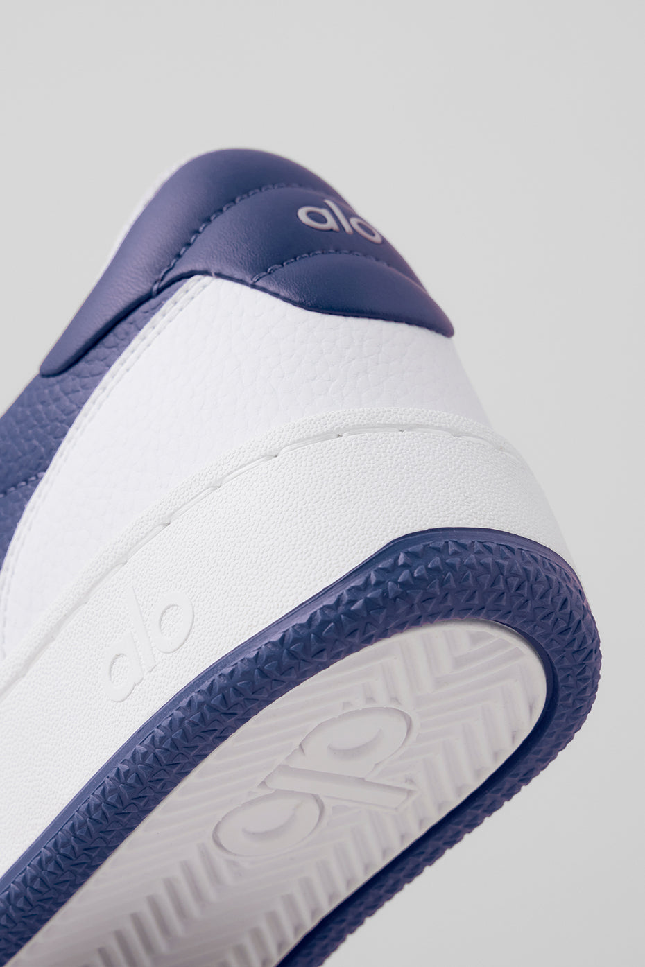 ALO Recovery Mode Sneaker - Navy/White — photo 6