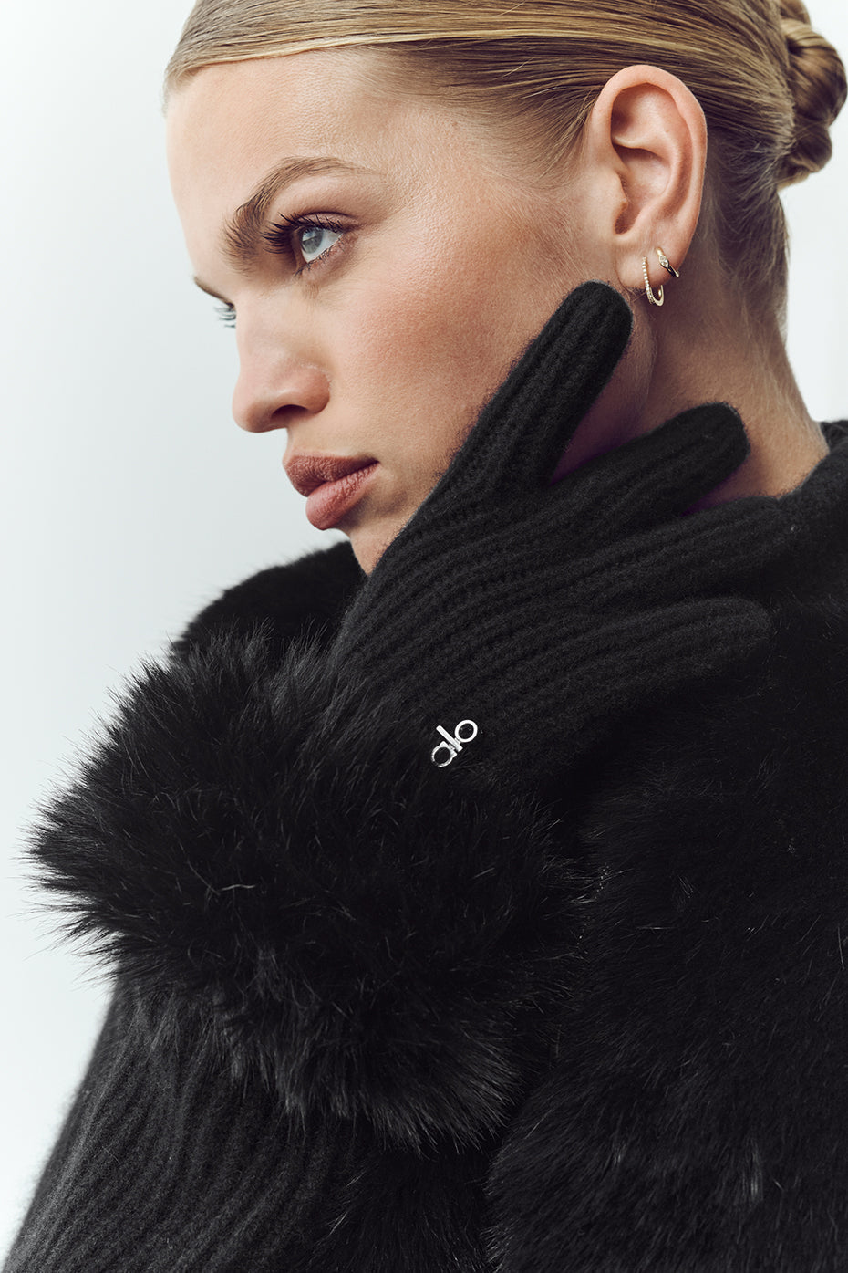 Courchevel Cashmere Gloves - Black — photo 1