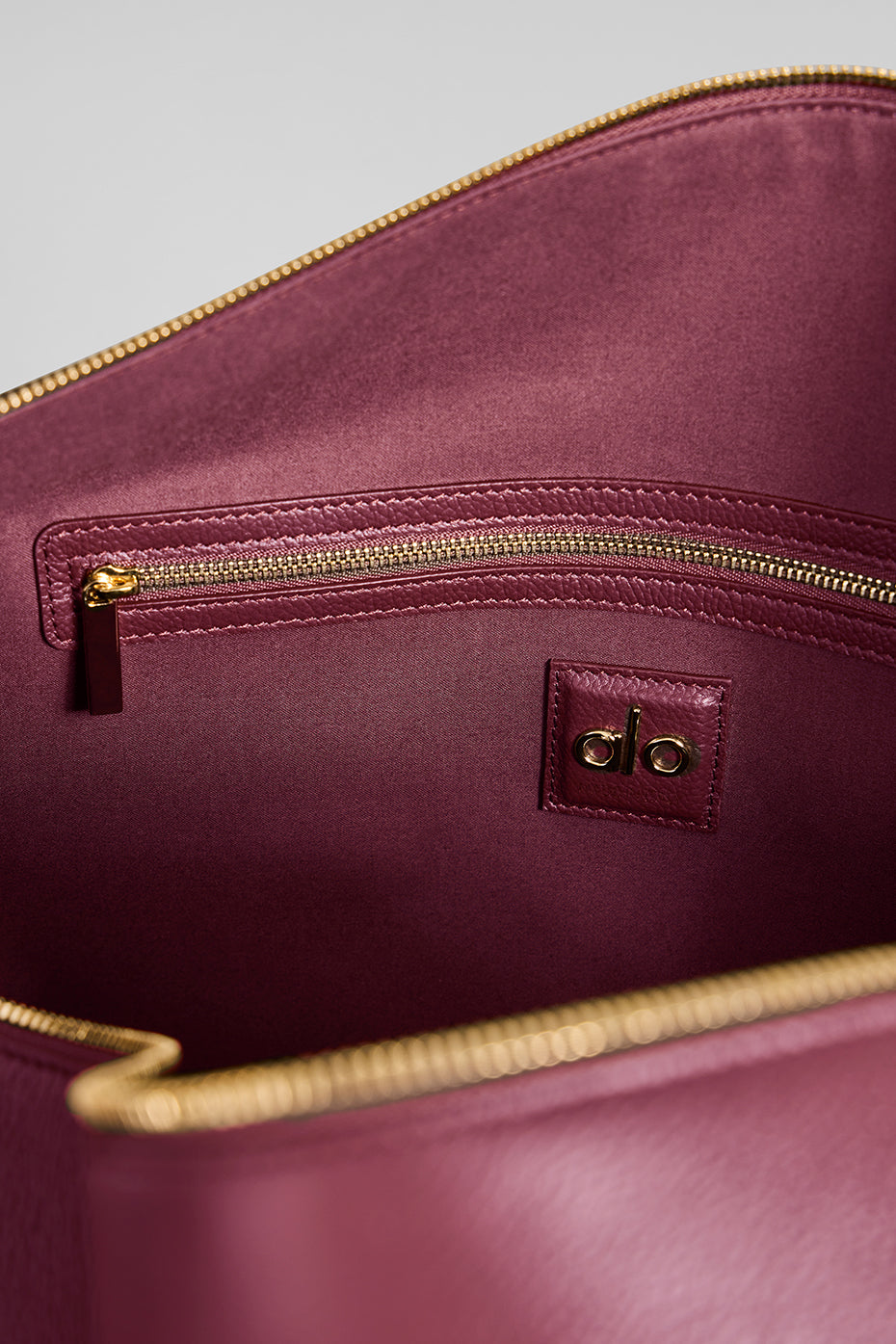 ALO Voyage Duffle - Bordeaux Leather — photo 7