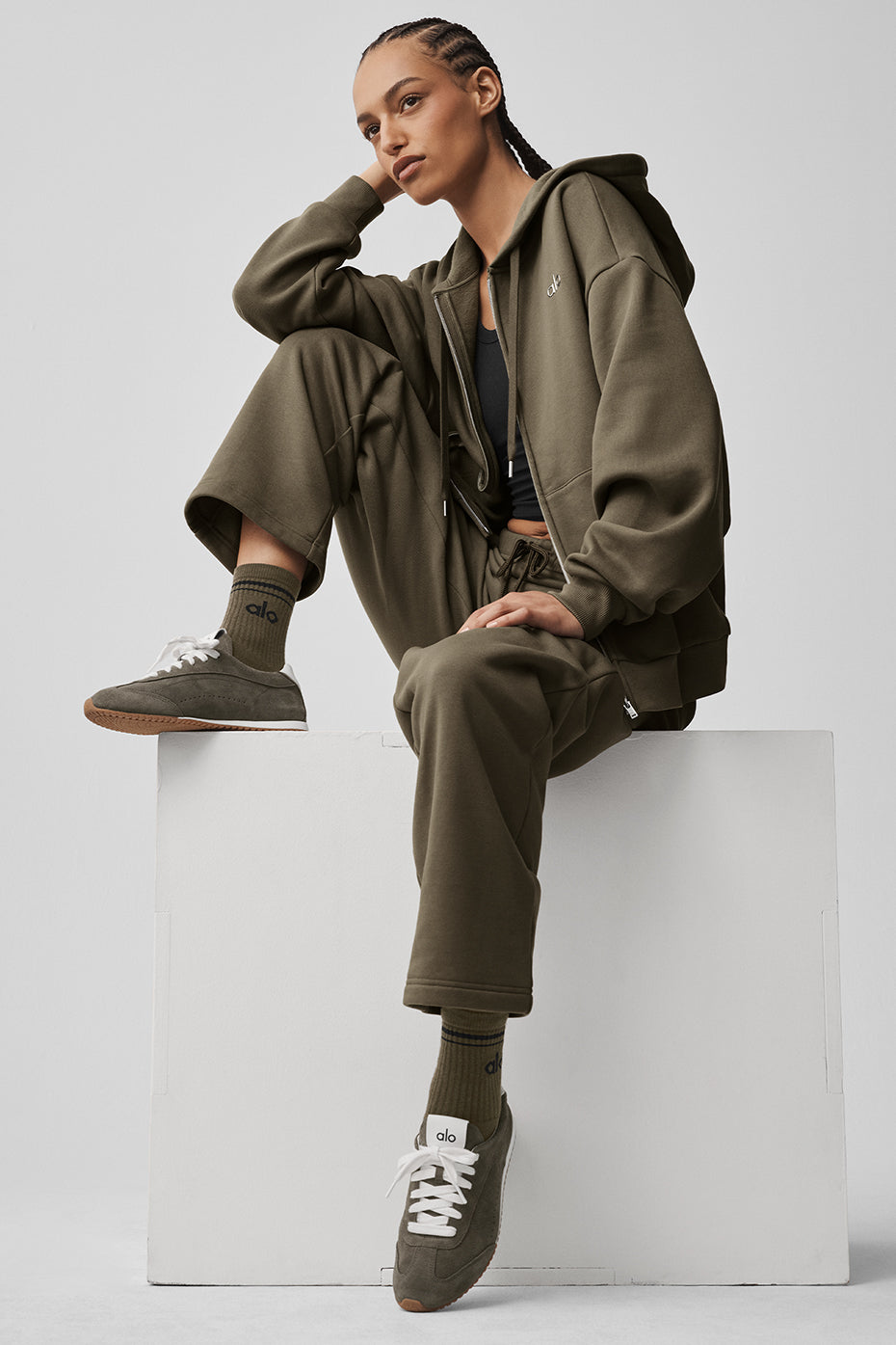 ALO Sunset Sneaker - Olive Tree — photo 1