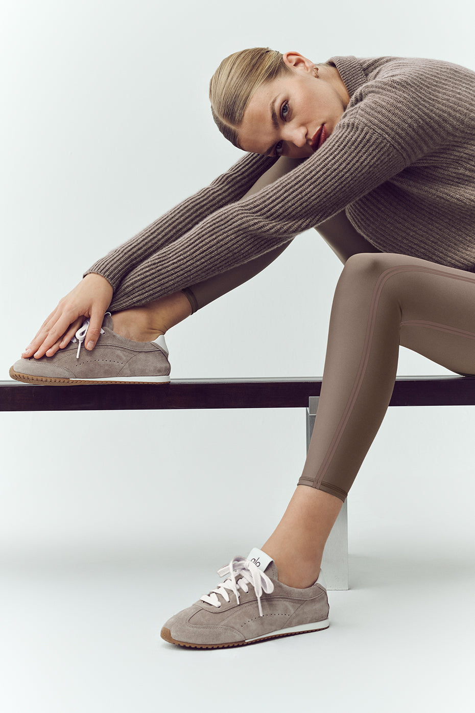 ALO Sunset Sneaker - Alpine Cocoa — photo 1