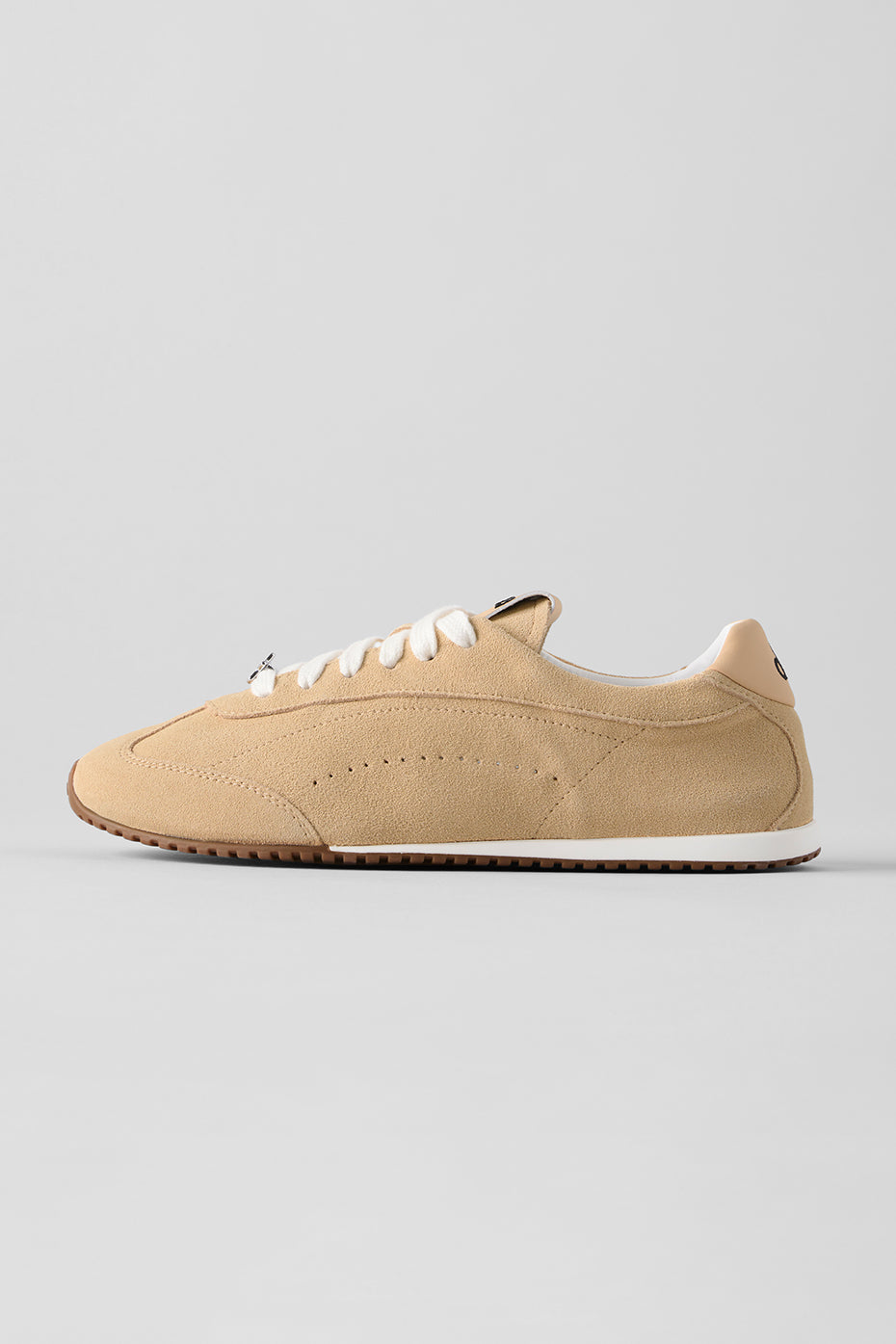 ALO Sunset Sneaker + Jisoo - Caramel Cream — photo 3