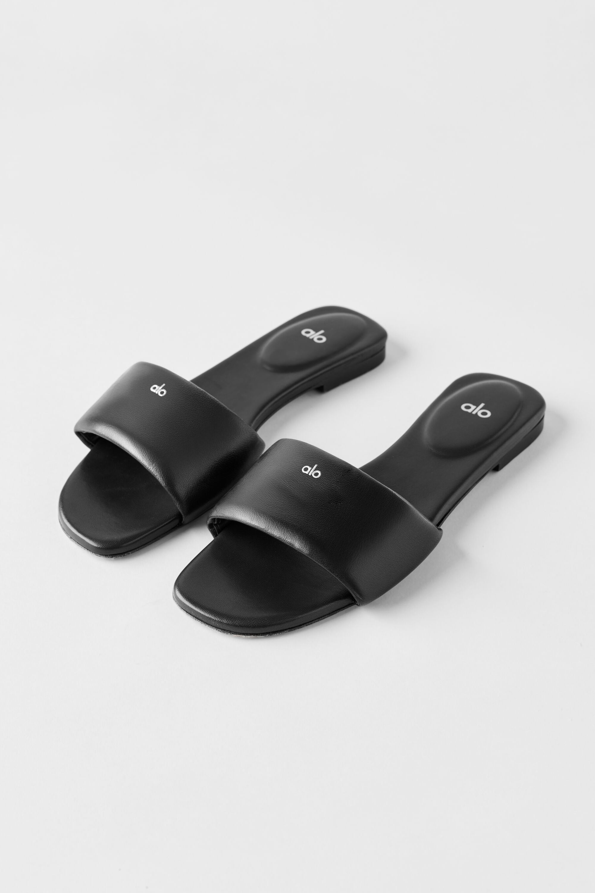 ALO Classico Sandal - Black — photo 4