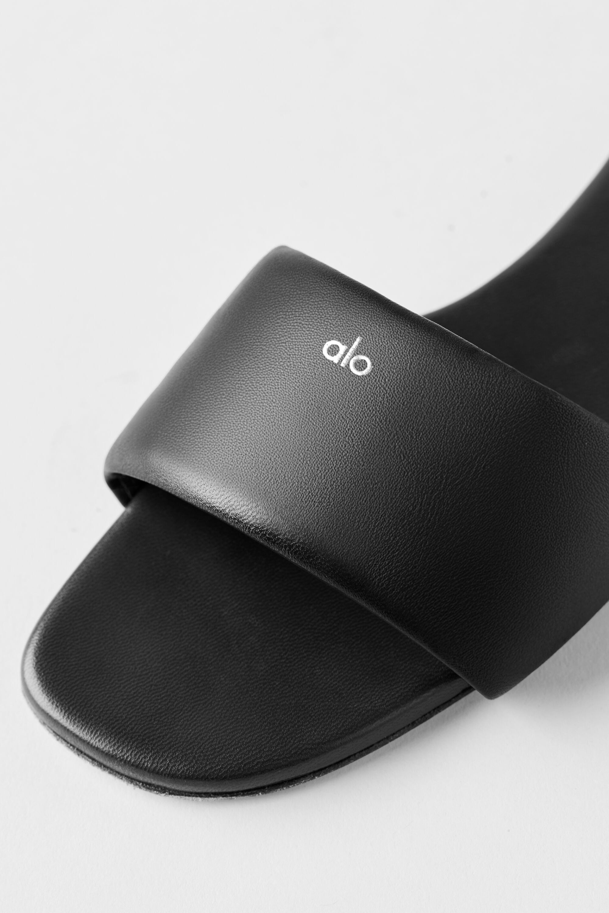 ALO Classico Sandal - Black — photo 6