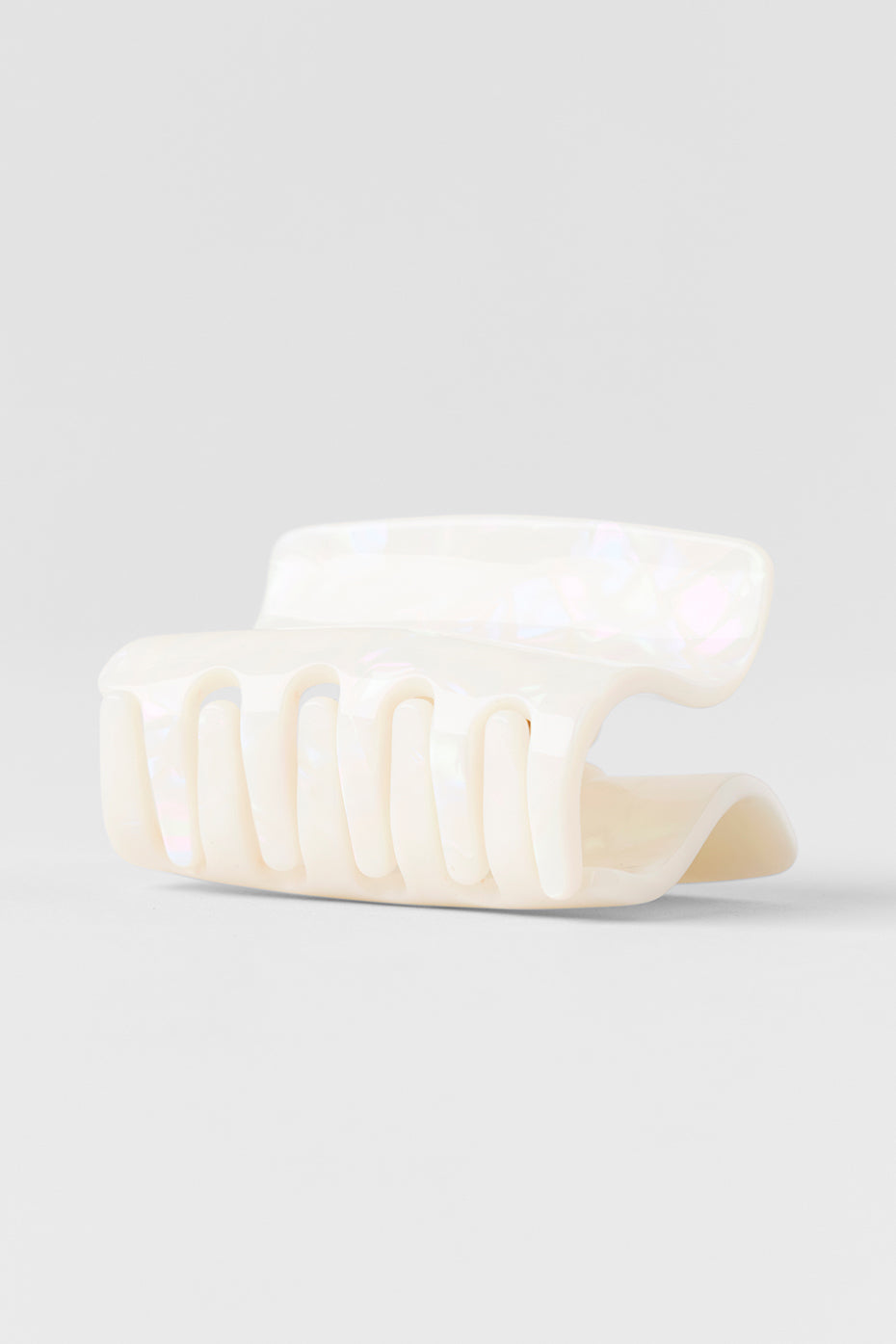 Effortless Claw Clip - White Pearl — photo 4