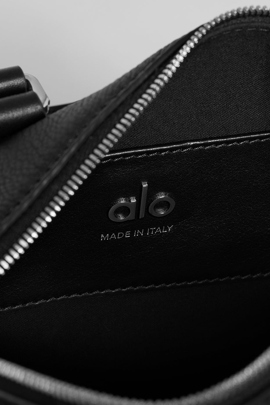 ALO Mini Voyage - Black Leather — photo 7