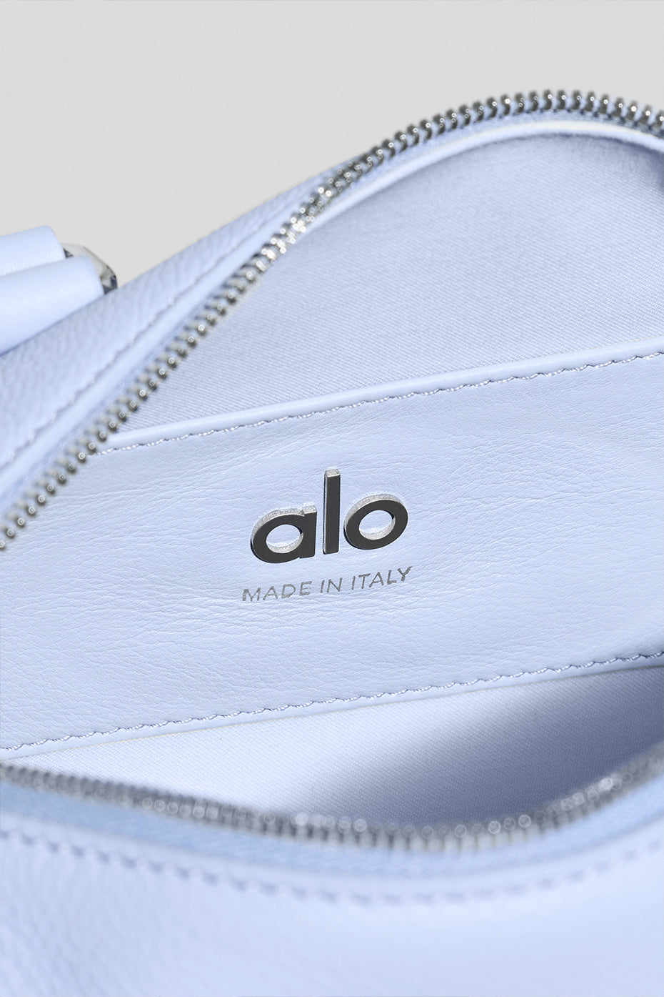 ALO Mini Voyage - Light Provence Blue Leather — photo 5