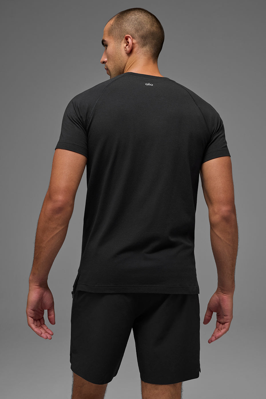 ALO Vapor Crewneck Short Sleeve - Black — photo 3