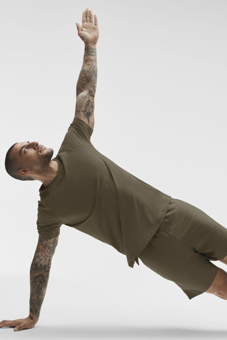 ALO Vapor Crewneck Short Sleeve - Olive Tree — photo 5