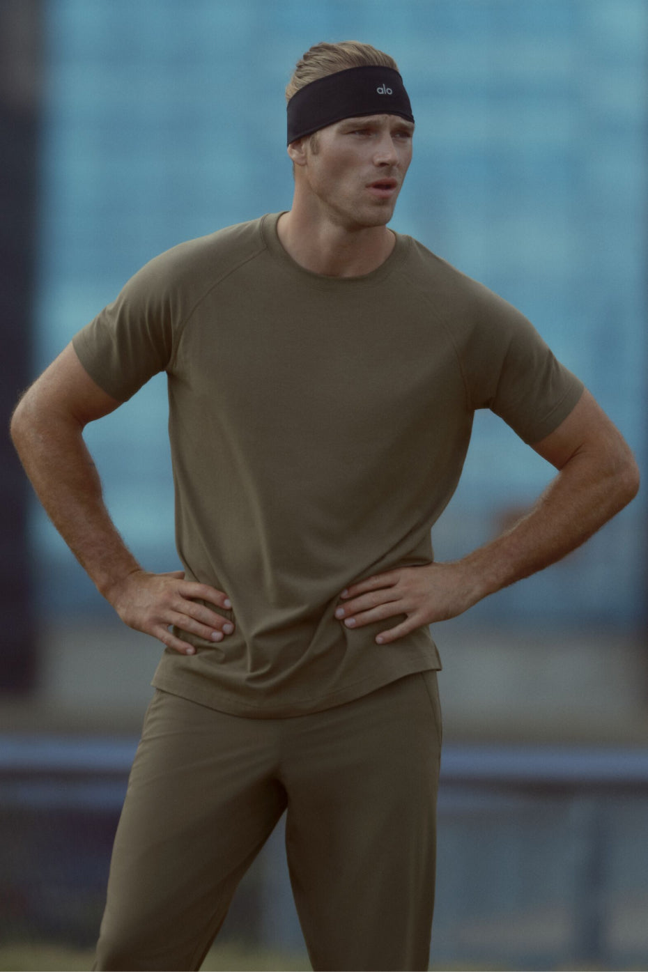 ALO Vapor Crewneck Short Sleeve - Olive Tree — photo 1