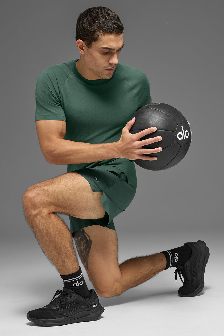 ALO Vapor Crewneck Short Sleeve - Clover Green — photo 4