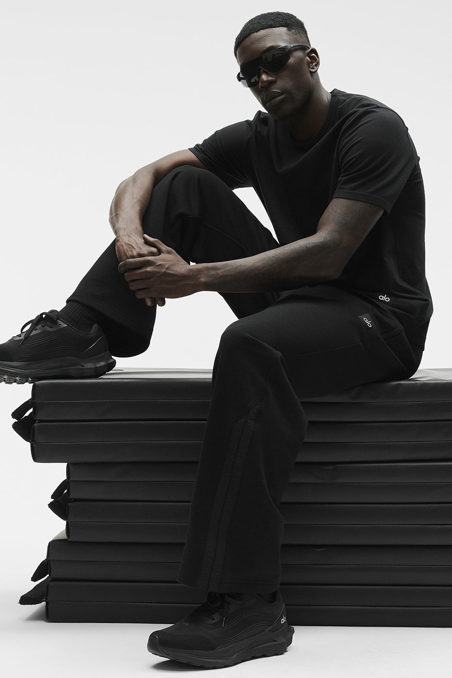 Essential Short Sleeve Street Tee - Black — photo 5