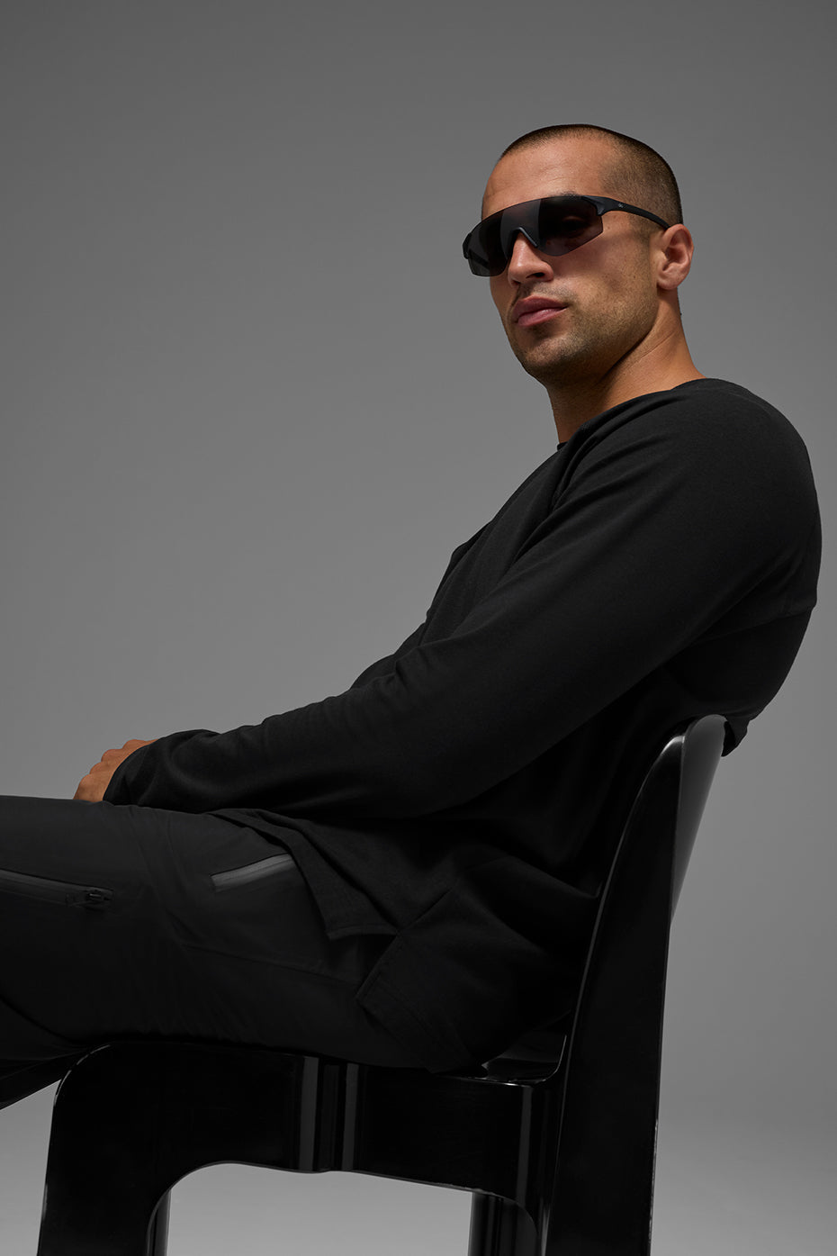 ALO Vapor Crewneck Long Sleeve - Black — photo 5