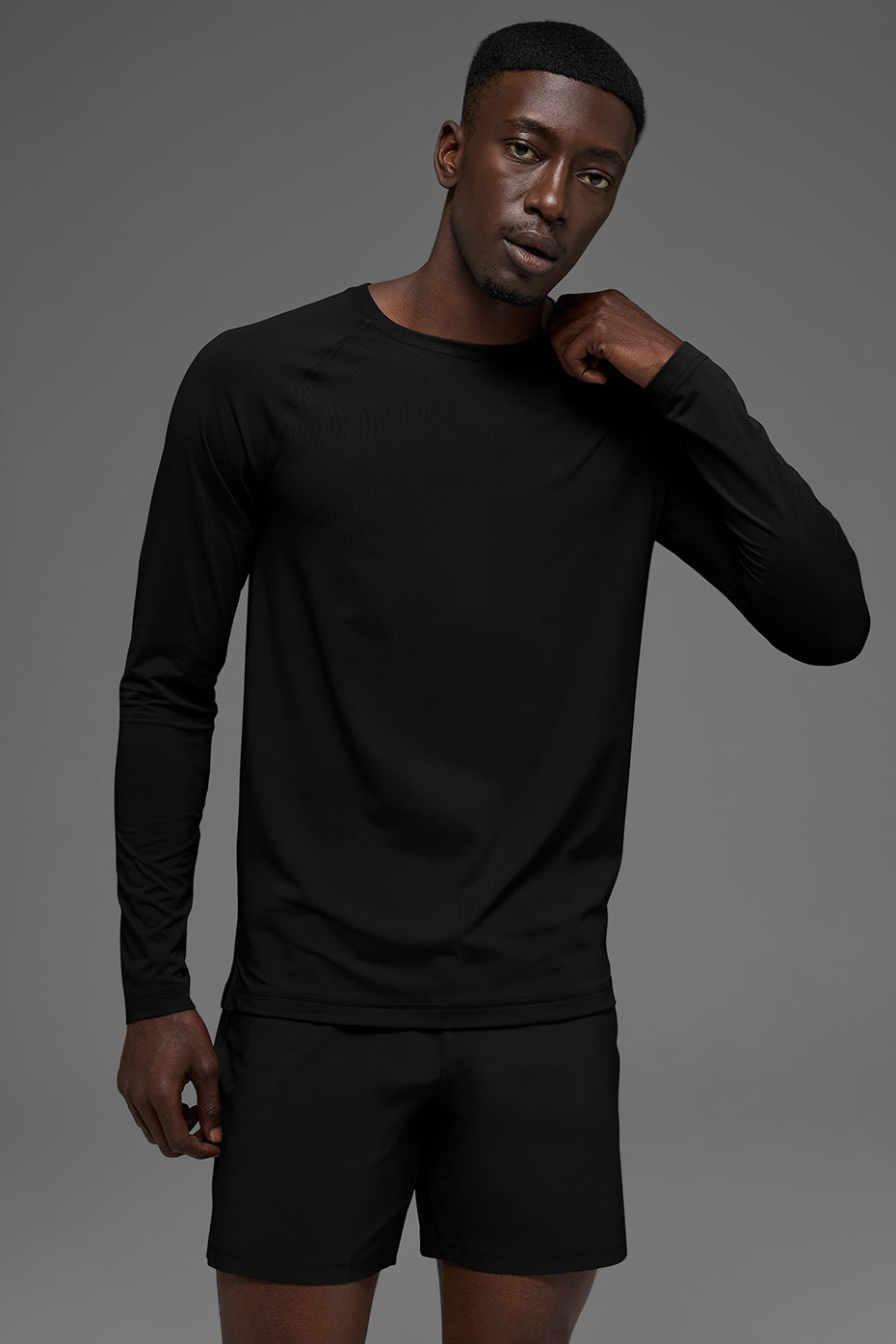 Idol Crewneck Long Sleeve - Black — photo 1