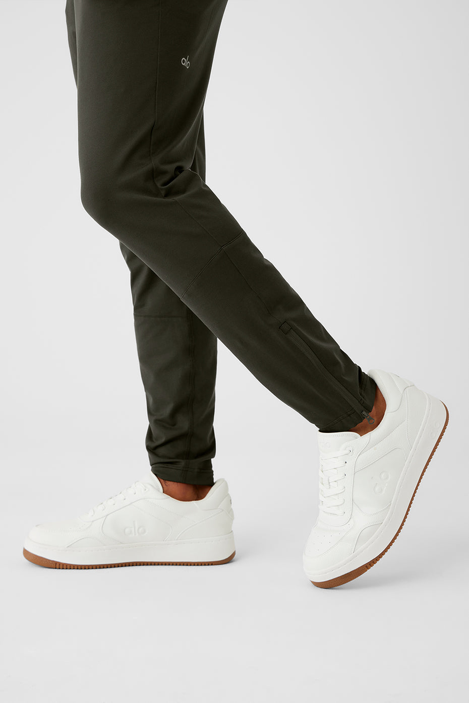 Conquer React Performance Pant - Stealth Green — photo 5