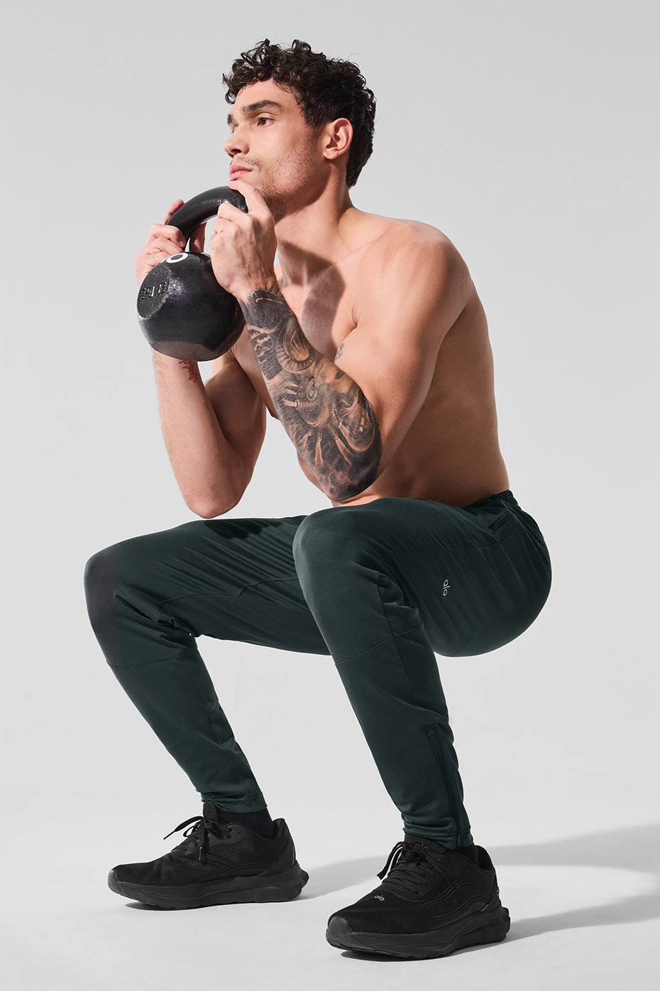 Conquer React Performance Pant - Charcoal Green — photo 5