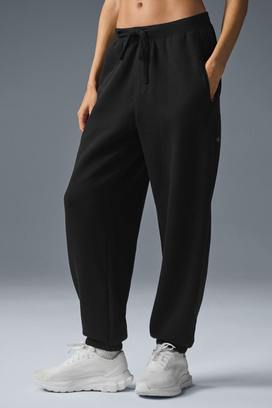 Triumph Restore Sweatpant - Black — photo 1