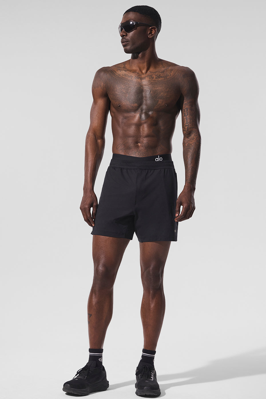 7" Conquer React Performance Short - Black — photo 4