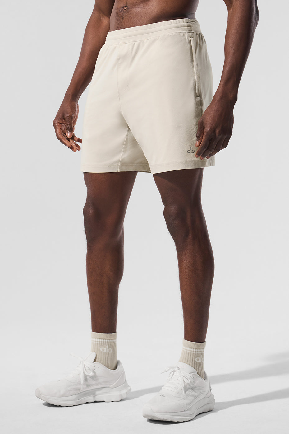 7" Conquer React Performance Short - Bone — photo 5