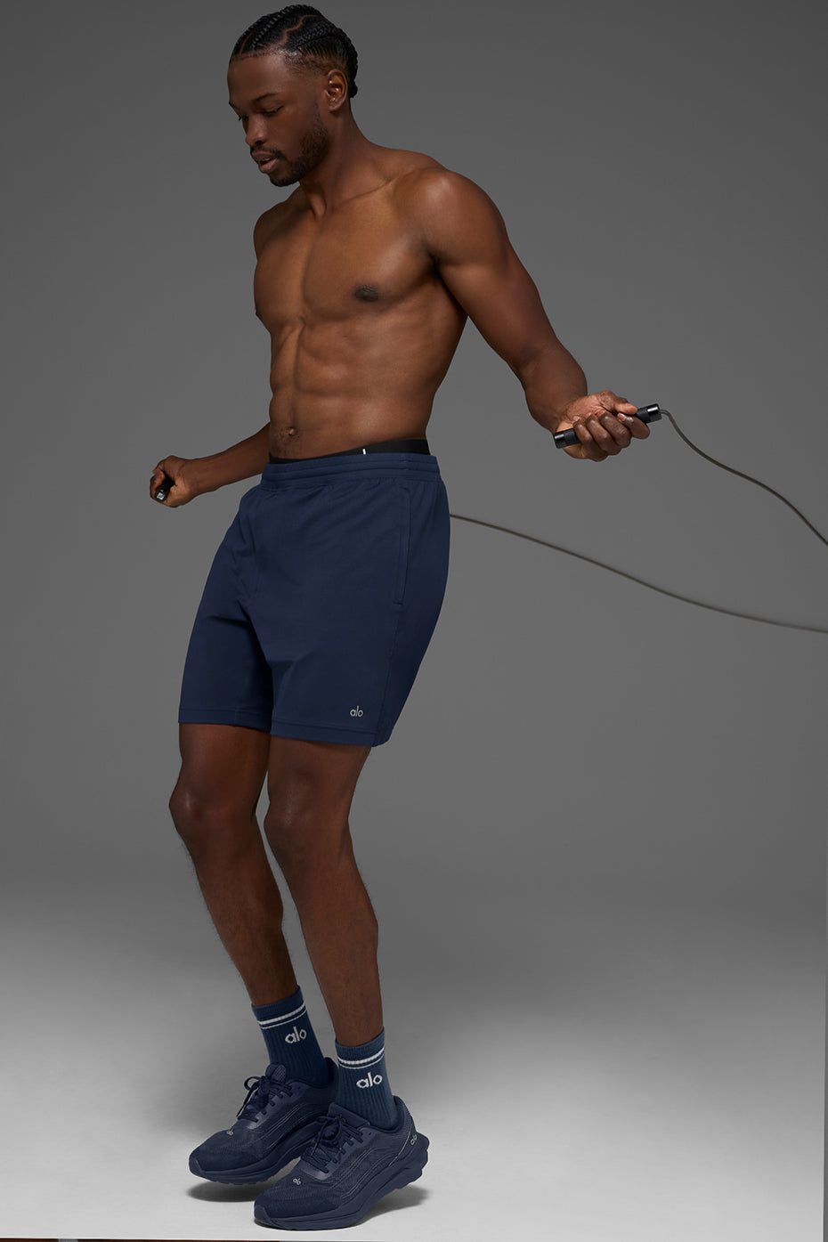 7" Conquer React Performance Short - Navy — photo 5