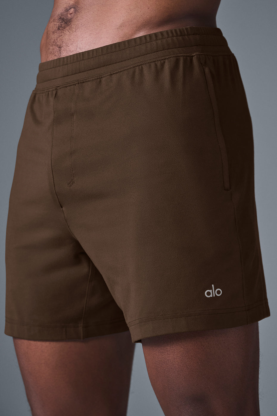7" Conquer React Performance Short - Espresso — photo 4