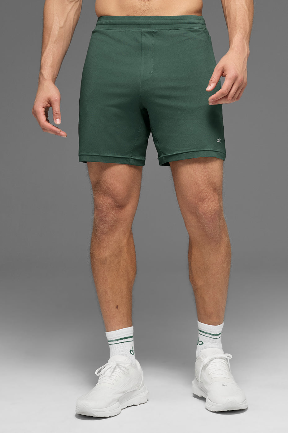 7" Conquer React Performance Short - Clover Green — photo 3