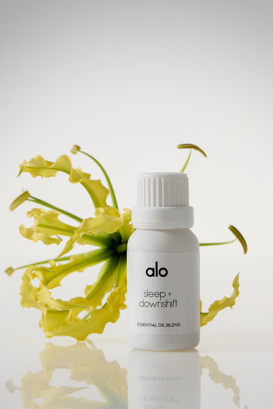 Sleep & Downshift Essential Oil Blend — photo 1