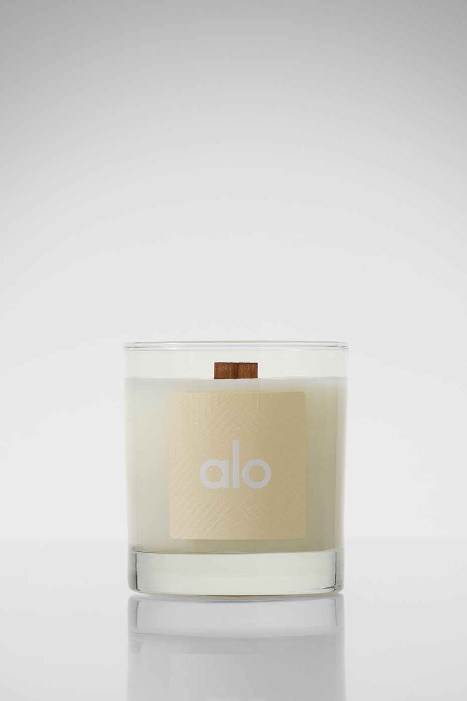 ALO Signature Candle - 8 oz — photo 2