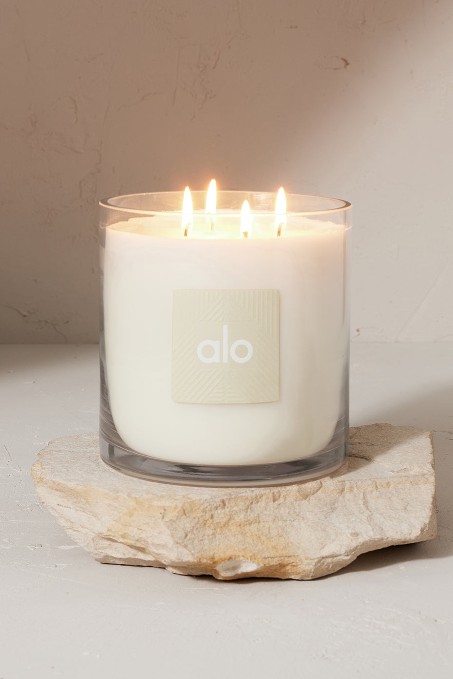 ALO Signature Candle - 60 oz — photo 2