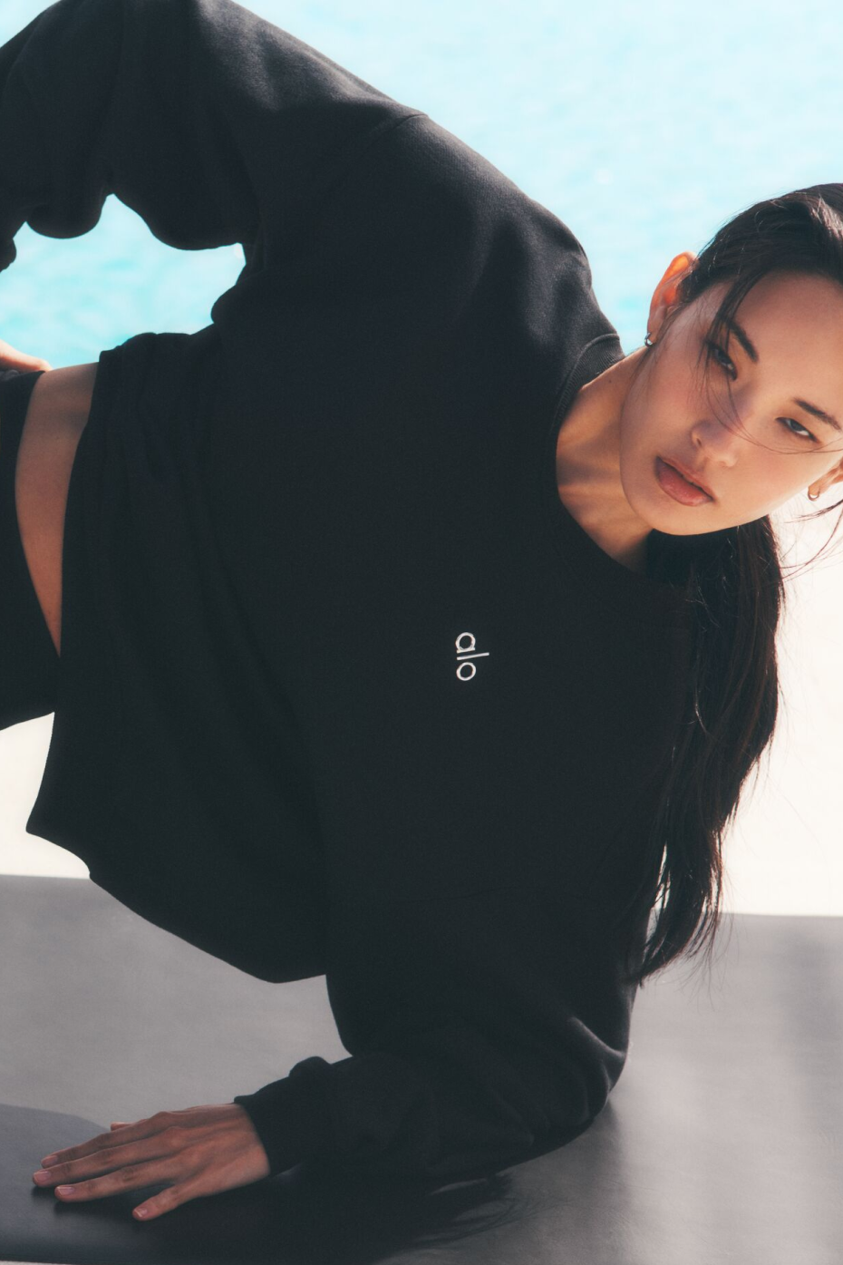 Accolade Crew Neck Pullover - Black — photo 1