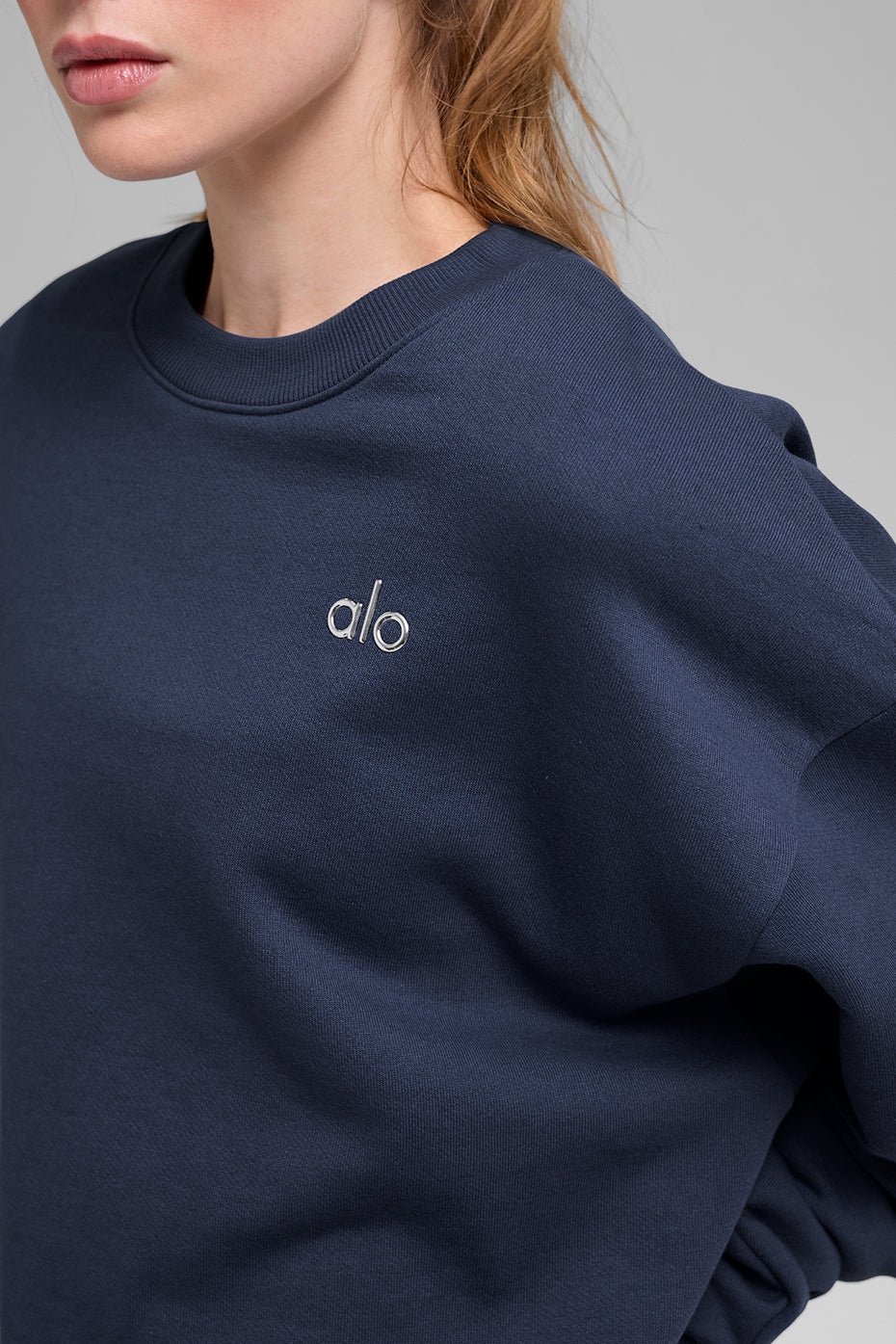 Accolade Crew Neck Pullover - Navy — photo 2