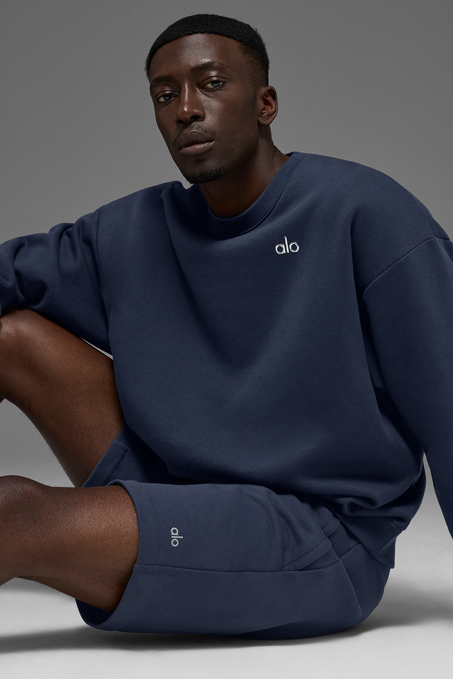 Accolade Crew Neck Pullover - Navy — photo 4