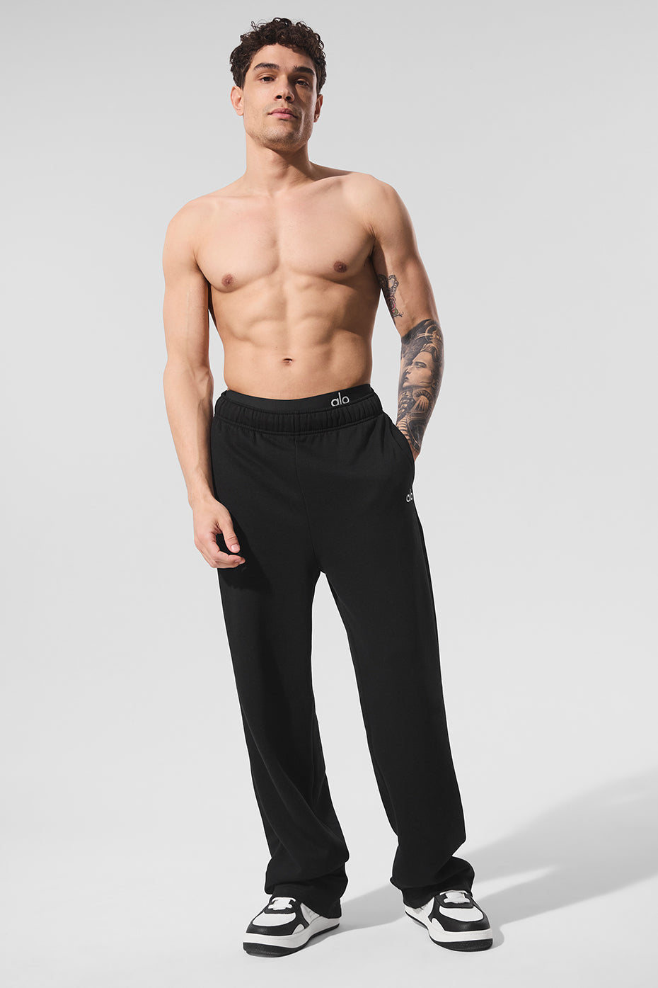 Accolade Straight Leg Sweatpant - Black — photo 3