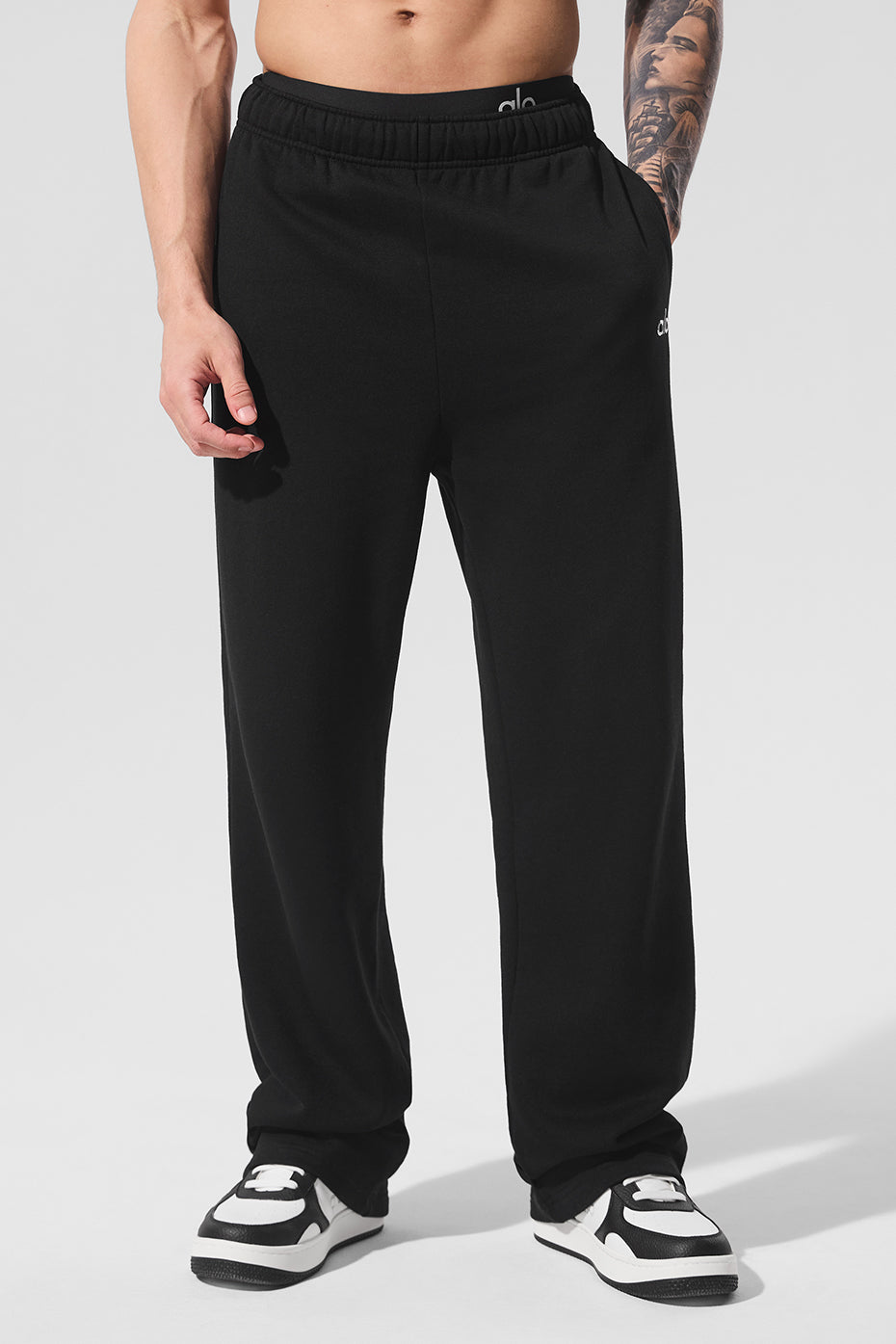Accolade Straight Leg Sweatpant - Black — photo 1