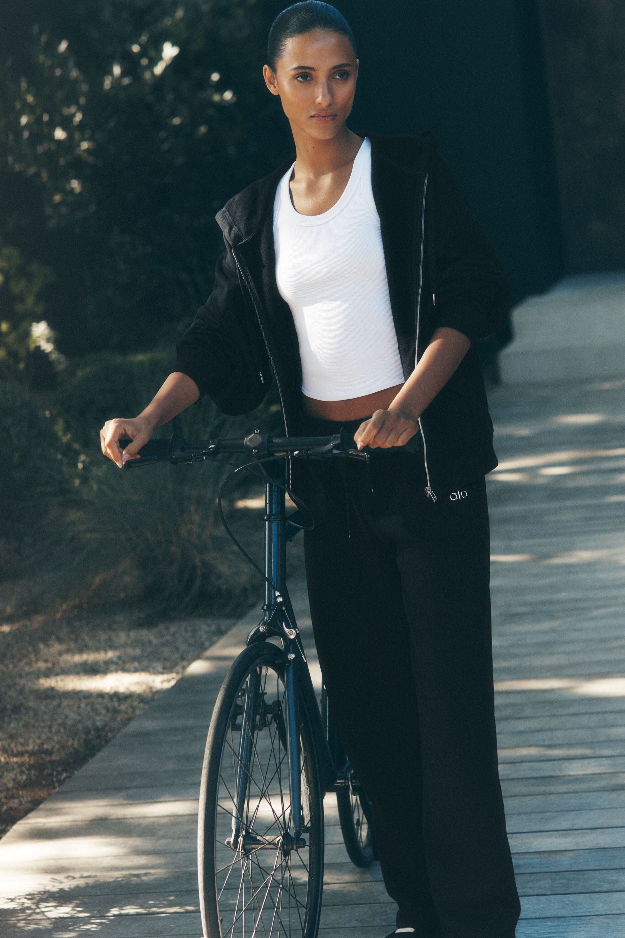 Accolade Straight Leg Sweatpant - Black — photo 1