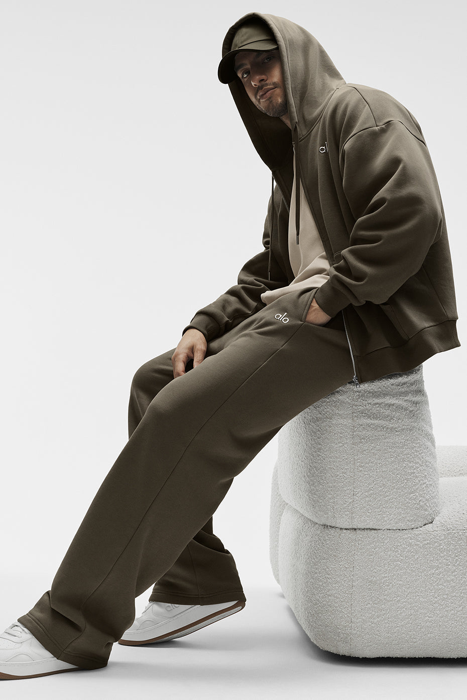 Accolade Straight Leg Sweatpant - Olive Tree — photo 1