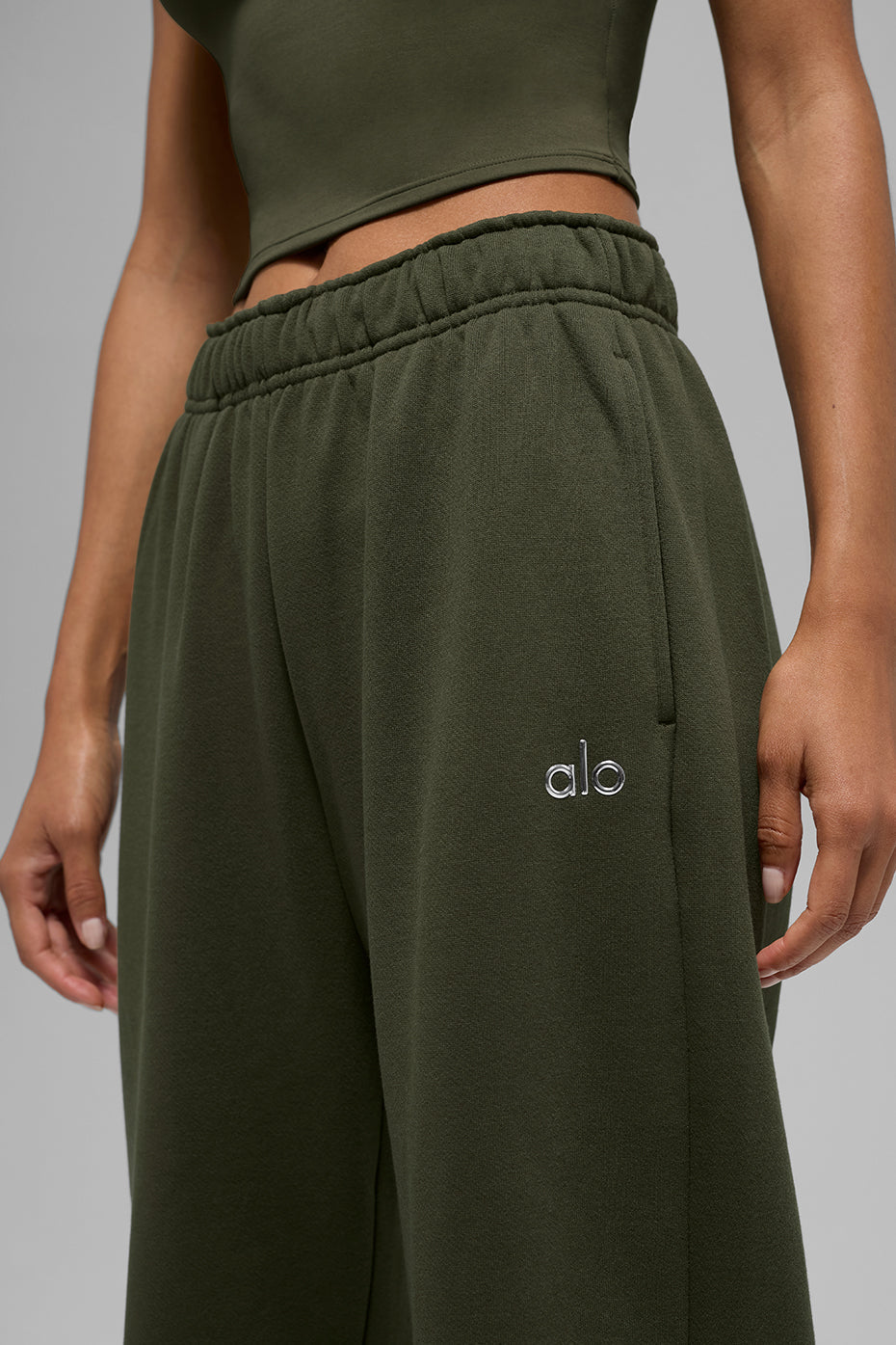 Accolade Straight Leg Sweatpant - Green Olive — photo 2