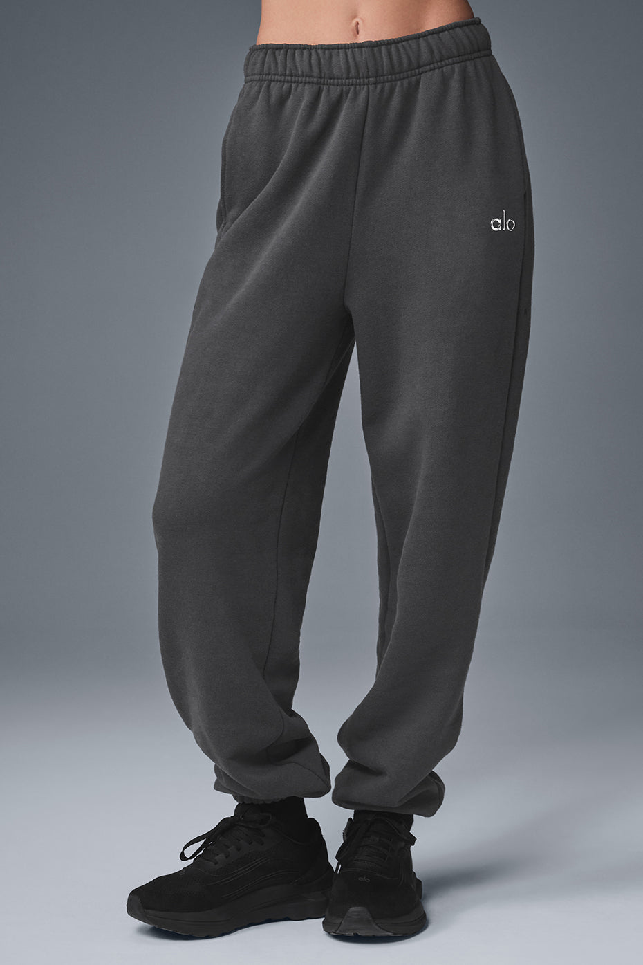 Accolade Sweatpant - Anthracite — photo 1