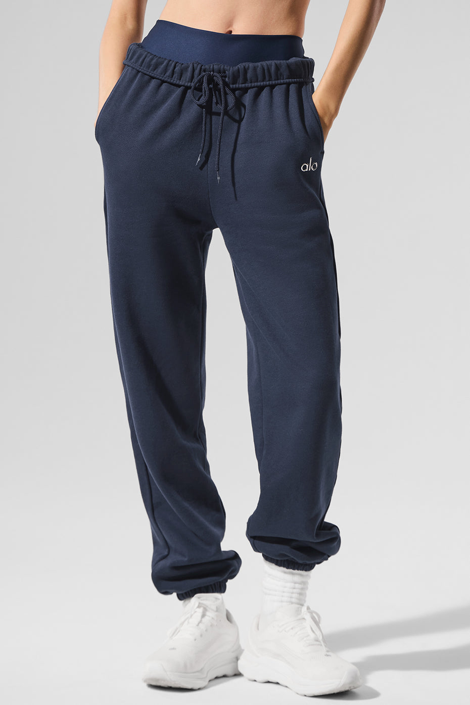 Accolade Sweatpant - Navy — photo 2