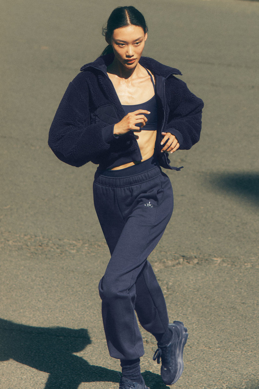 Accolade Sweatpant - Navy — photo 1