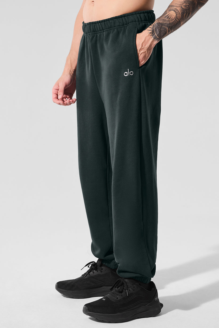 Accolade Sweatpant - Charcoal Green — photo 4