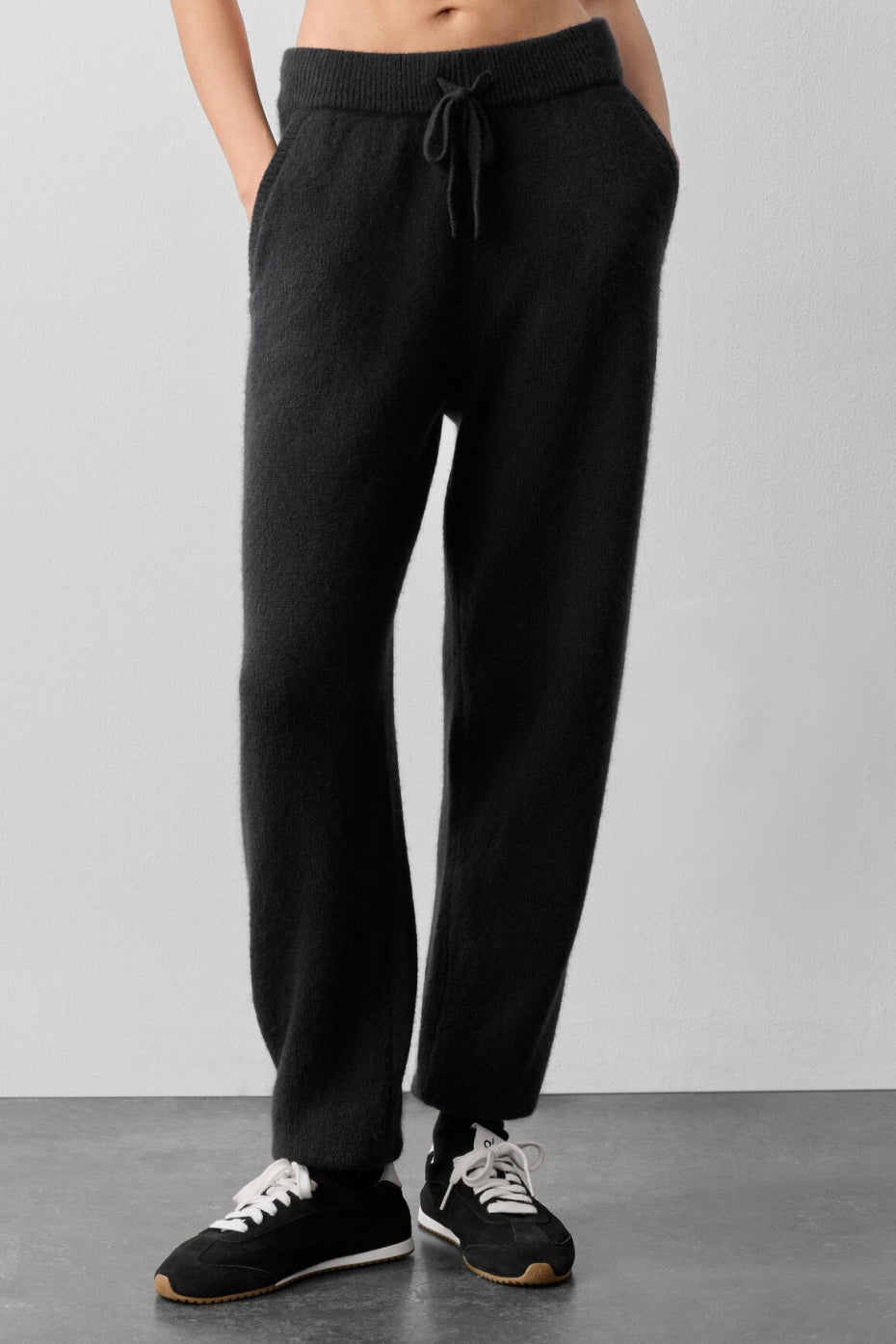 Wool Cashmere New Class Sweatpant - Black — photo 1