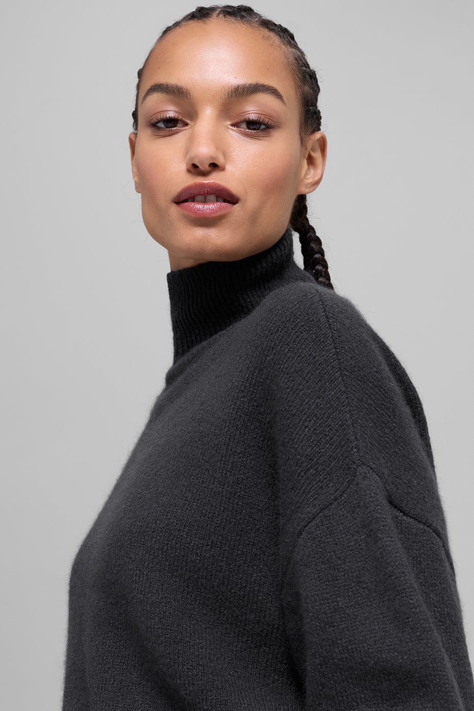 Wool Cashmere Cropped New Class Turtleneck Sweater - Black — photo 4