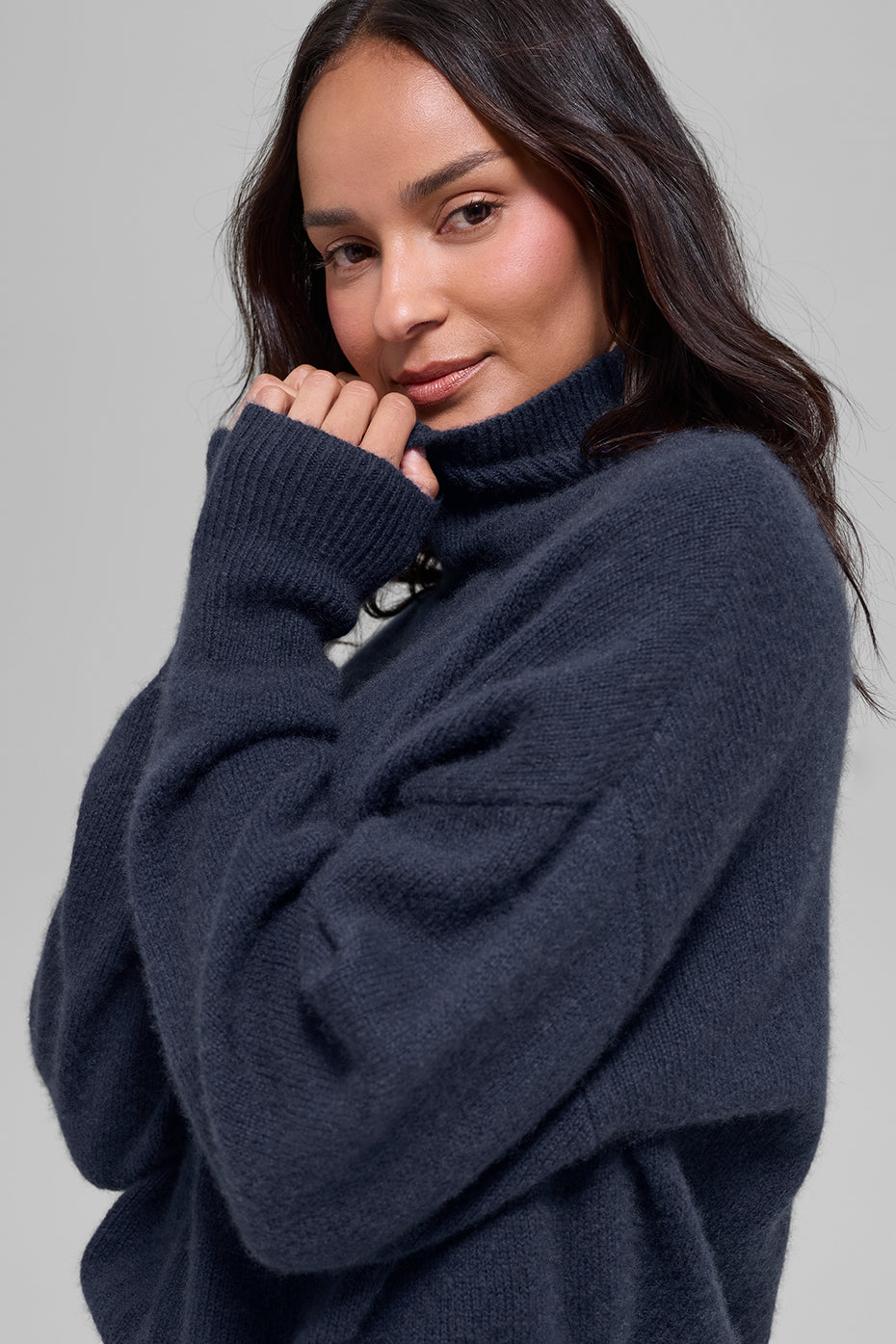 Wool Cashmere Cropped New Class Turtleneck Sweater - Navy — photo 2